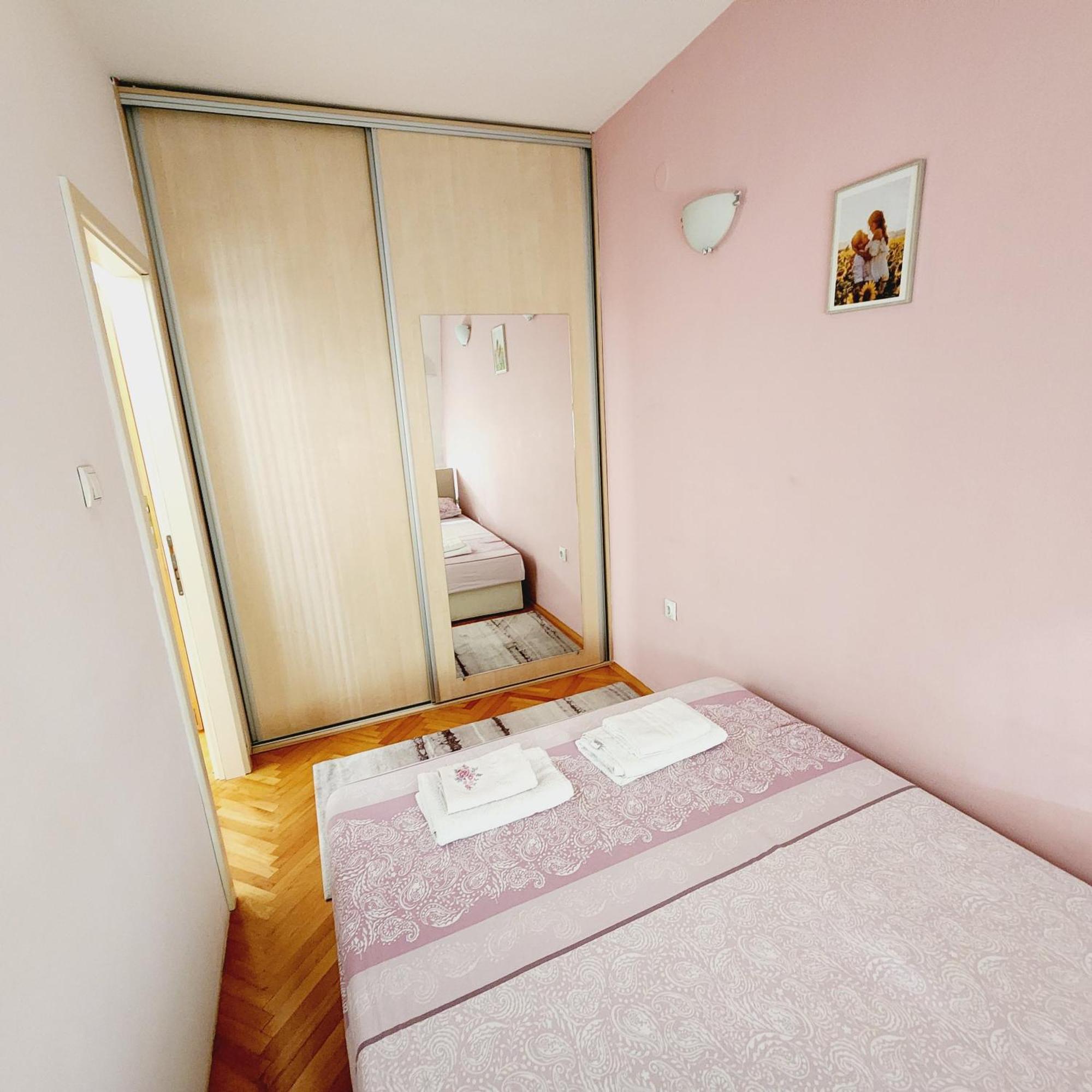 New 8, Self Check-in, Free Parking Skopje